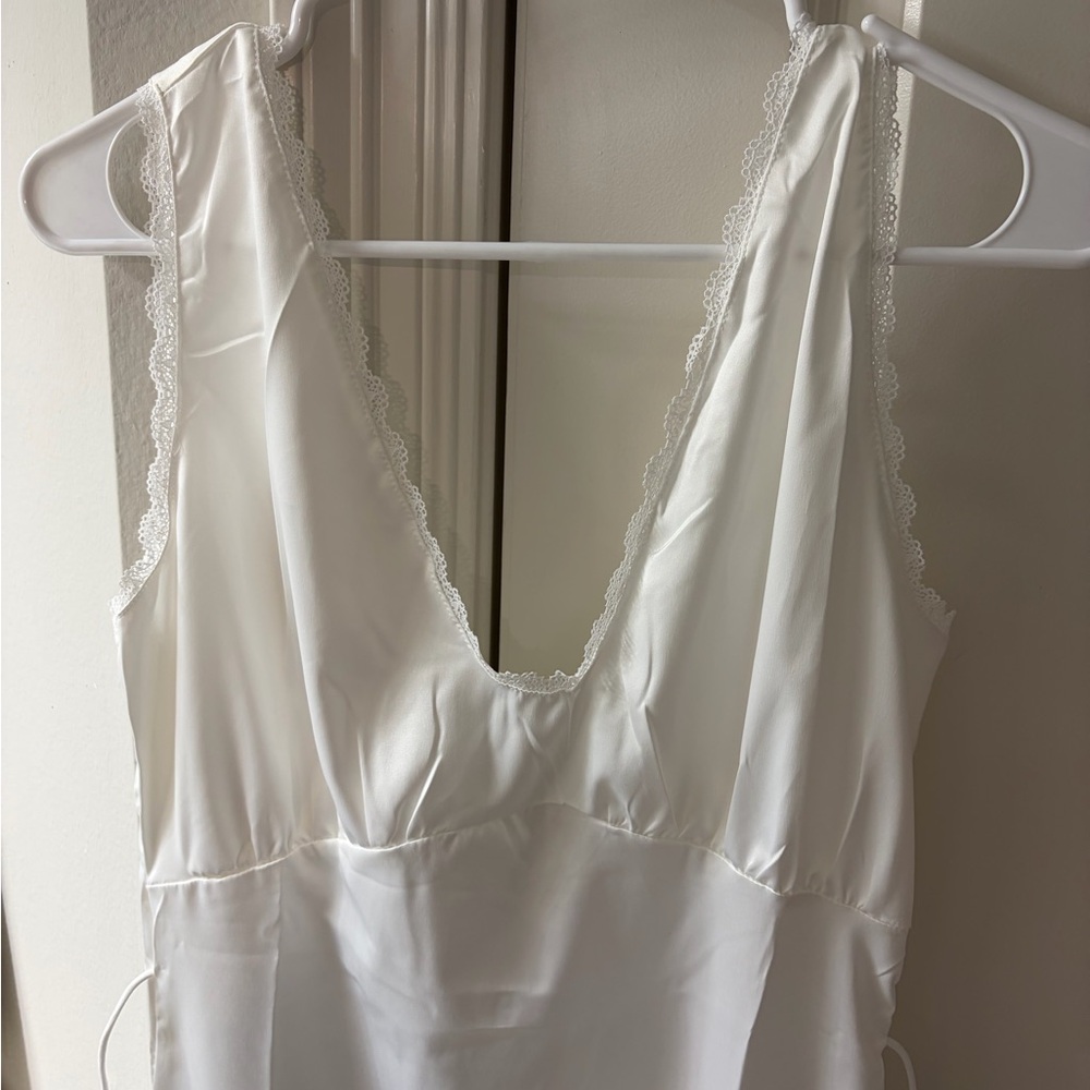 NEVER WORN NWT Elegant White Lace Trim Bridal Slip